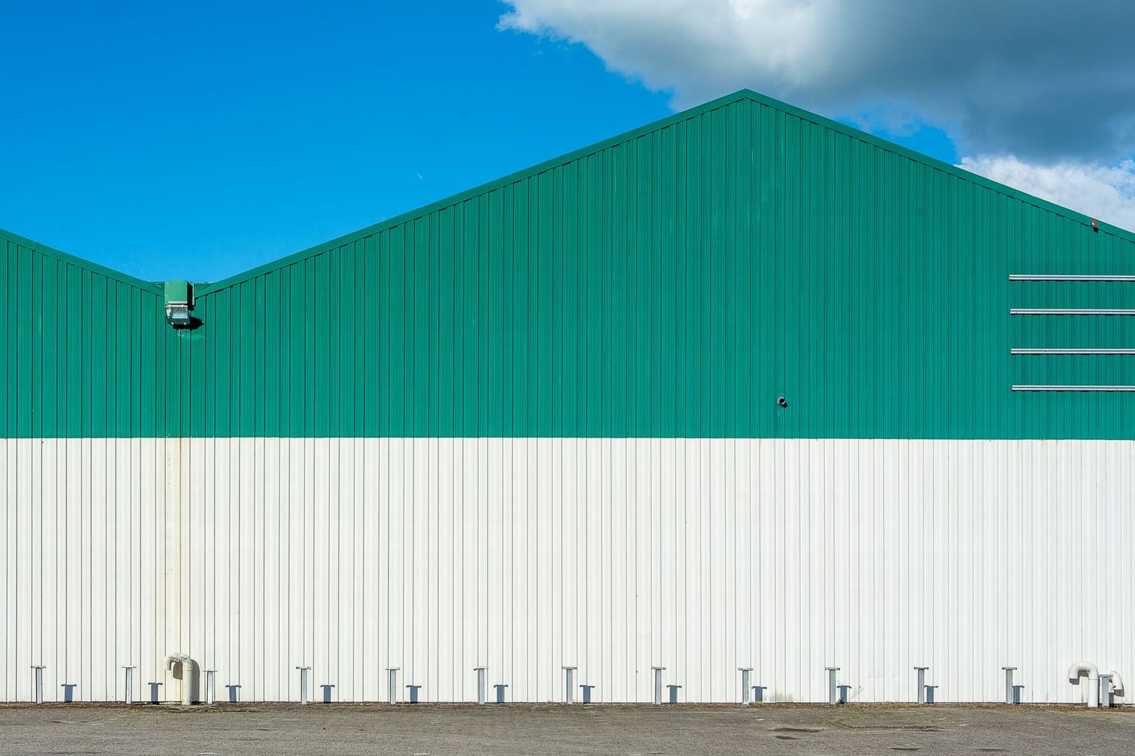 Commercial solar panels for dealerships installation, UK rooftop